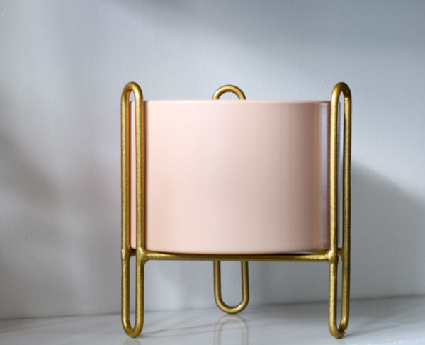 Blush planter with golden stand